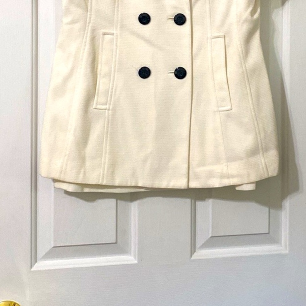 Kasper 2piece white skirt with black buttons mid length skirt